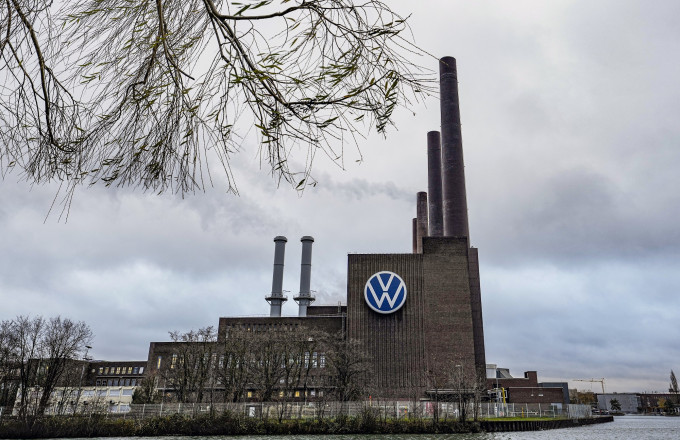 Volkswagen: Πιθανή η μετεγκατάσταση μέρους της παραγωγής Audi στις ΗΠΑ, μετά τους δασμούς Τραμπ