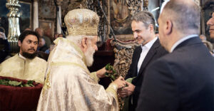 Μητσοτάκης - Μητροπολίτης Σύρου Δωρόθεος