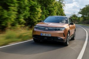 Opel Grandland: Τι συμβολίζουν οι... καρχαρίες στο εσωτερικό του;