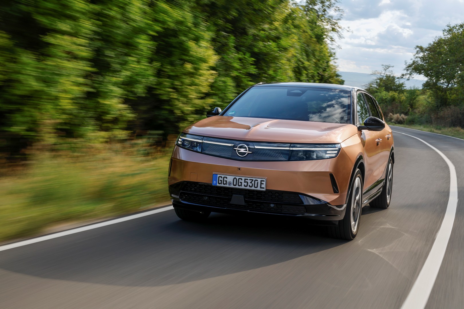 Opel Grandland: Τι συμβολίζουν οι... καρχαρίες στο εσωτερικό του;