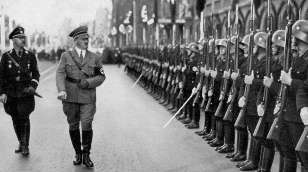 100 χρόνια από την ίδρυση των SS: Η ιστορία της οργάνωσης που έγινε η «μηχανή θανάτου» του Χίτλερ