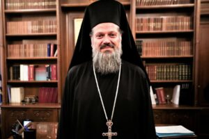Αληθεύει ότι ο Αρχιμανδρίτης Νικόδημος, Γεν. Διευθυντής της Εκκλησιαστικής περιουσίας απέκτησε διαμέρισμα - φιλέτο στο Κολωνάκι, πάνω από το γαλλικό εστιατόριο Abreuvoir στην Ξενοκράτους;