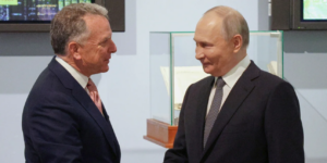 Στη Μόσχα μεταβαίνει ο απεσταλμένος του Ντόναλντ Τραμπ