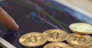 Η στάση Τραμπ για τους δασμούς και οι επιπτώσεις στις εταιρείες εξόρυξης bitcoin