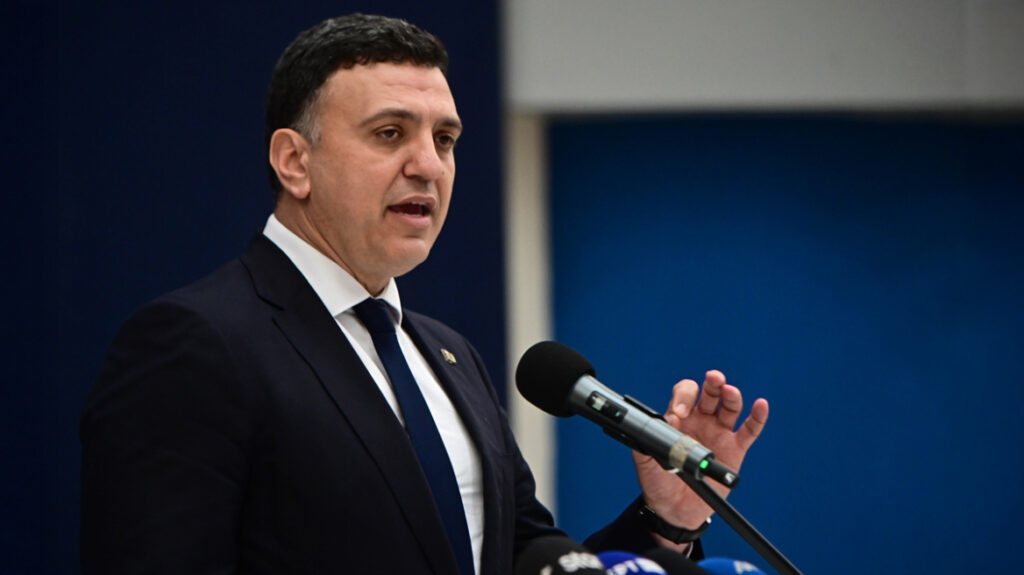 Βασίλης Κικίλιας: Ανάσχεση τιμών, ακόμα και μειώσεις, στα ακτοπλοϊκά από την 1η Μαΐου