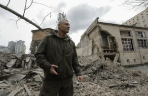 Δήμαρχος Κιέβου: «Ίσως χρειαστεί να παραχωρήσουμε εδάφη για να επιτευχθεί ειρήνη»