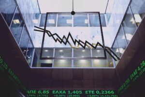 Ανοδικές τάσεις στο Χρηματιστήριο Αθηνών με στήριγμα από τράπεζες – Πάνω από τις 2.110 μονάδες ο ΓΔ