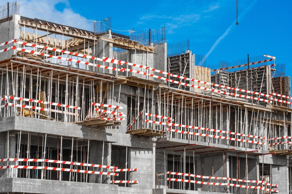 ΕΛΣΤΑΤ: Άνοδος 3,7% στις τιμές κατασκευαστικών υλικών σε ετήσια βάση