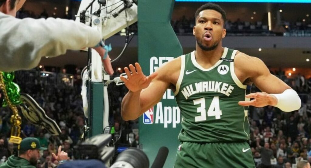 NBA: Με «οδοστρωτήρα» Αντετοκούνμπο το Top 10 - Βίντεο