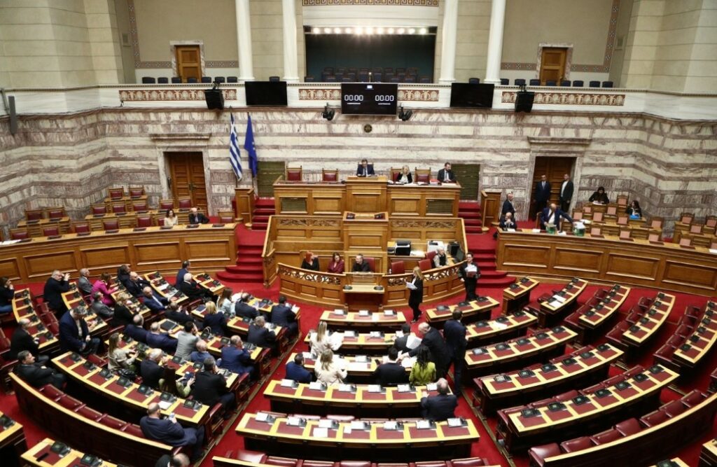 Τέμπη: Ο εφέτης ανακριτής διαβιβάζει στη Βουλή τη δικογραφία για τυχόν ευθύνες Καραμανλή και Σπίρτζη