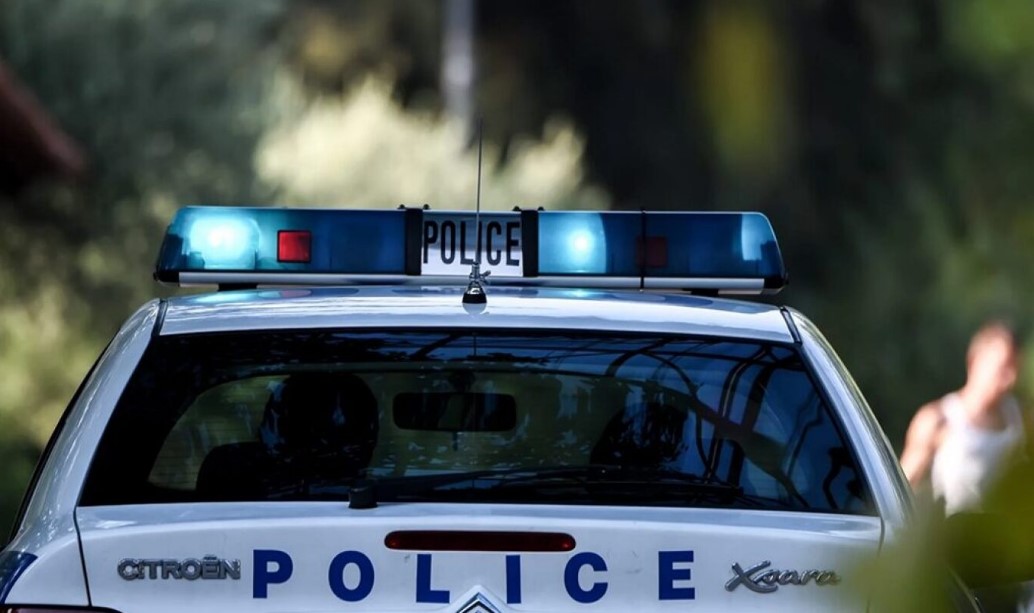 ΕΛ.ΑΣ: Συνελήφθη 38χρονος στο Ρέθυμνο - Βρέθηκαν στο σπίτι του όπλα, φυσίγγια, ξιφολόγχη και πτυσσόμενη ράβδο