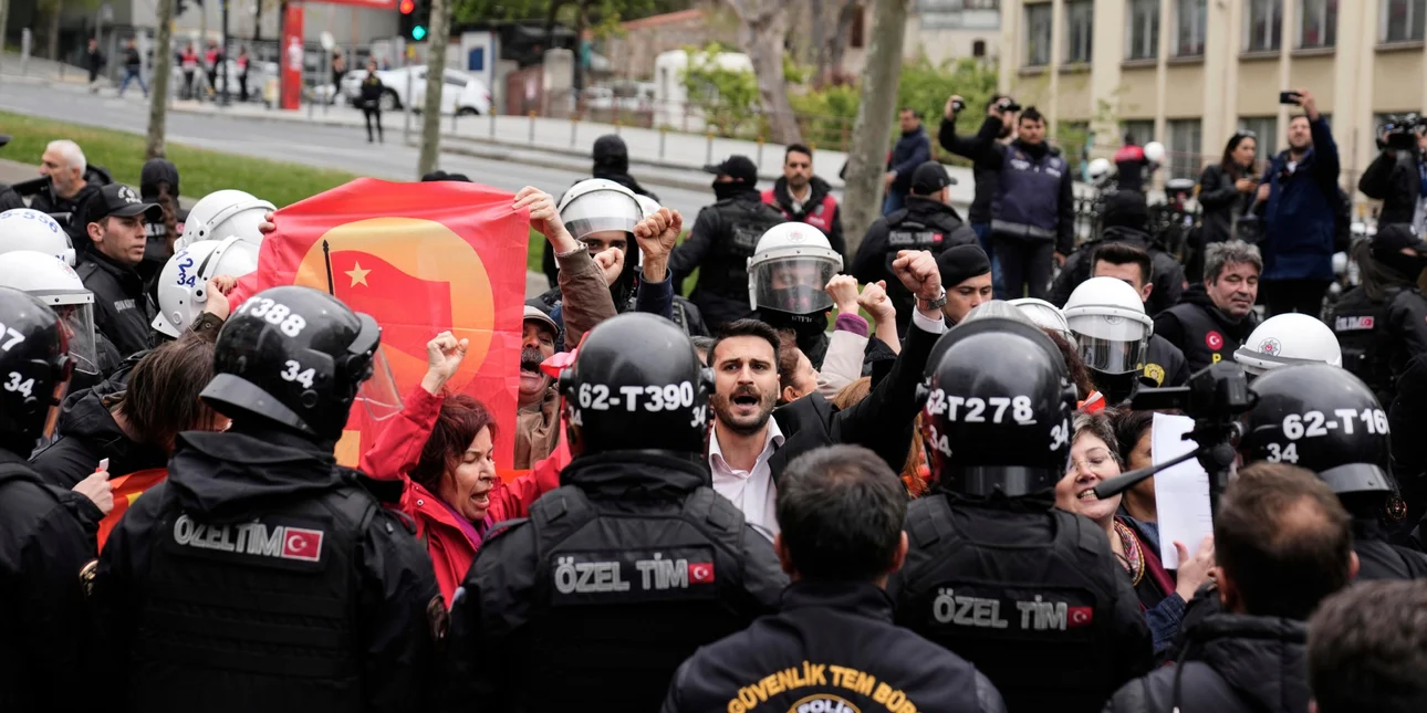 Πάνω από 400 οι συλληφθέντες στην Τουρκία σήμερα