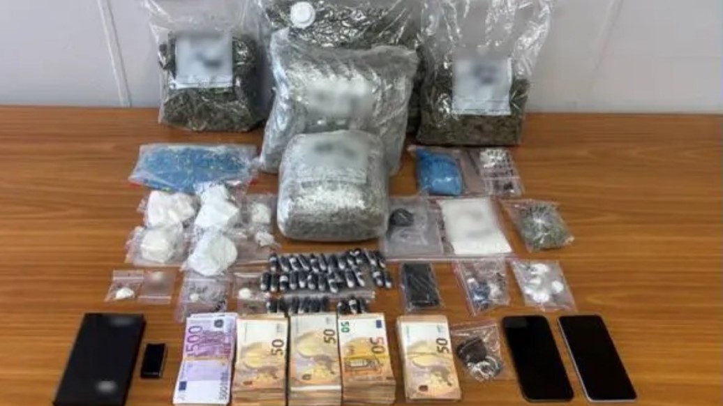 Αθήνα: Συνελήφθη 30χρονος για κατοχή και διακίνηση ναρκωτικών - Κατασχέθηκαν πάνω από 3 κιλά κάνναβης