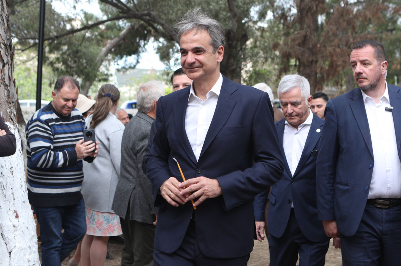 Στην Παιανία ο Κυριάκος Μητσοτάκης: Παρακολούθησε τη θεία λειτουργία και τη λιτανεία της εικόνας του Αγ. Αθανασίου