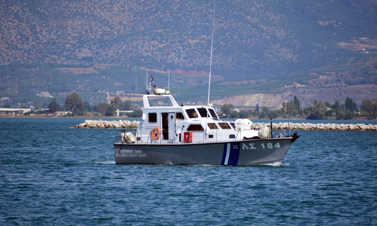 Αίγινα: Νεκρή 78χρονη που έπεσε από σκάφος - Συνελήφθησαν ο πλοίαρχος και ένας ναύτης