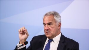 Μάκης Βορίδης από τη Χίο: Σταθερή πολιτική για τη μείωση των μεταναστευτικών ροών