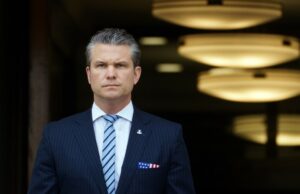 ΗΠΑ: Ο υπουργός Άμυνας Χέγκσεθ διατάσσει τη μείωση κατά 20% των ανώτατων αξιωματικών