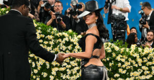 Κιμ Καρντάσιαν: Στο Met Gala 2025 με αποκαλυπτική δημιουργία