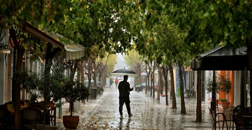 Καιρός: Με πτώση της θερμοκρασίας ξεκινάει η εβδομάδα - Πού θα βρέξει