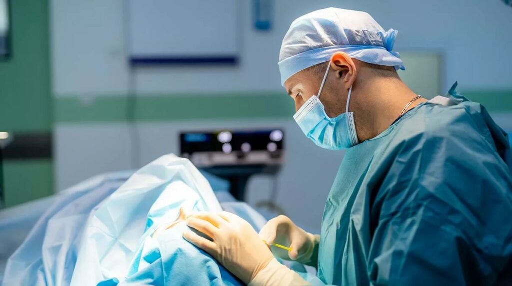 Με δωρεάν απογευματινά χειρουργεία σε ιδιωτικές κλινικές ξεκινά ο Μάιος – Ποια είναι η διαδικασία