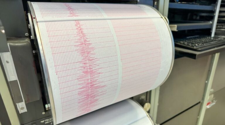 Προβληματισμός για τους σεισμούς στην Εύβοια: «Βλέπουν» και 5,5 Ρίχτερ οι σεισμολόγοι