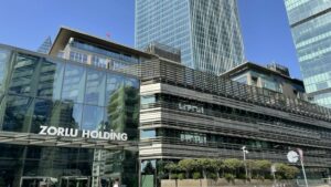 Zorlu: Ριζικά μέτρα για μείωση χρέους – Πωλήσεις ακινήτων και 2.000 απολύσεις