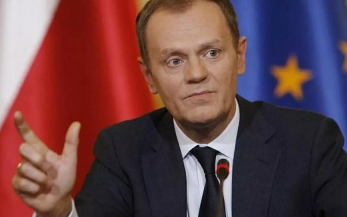 Τουσκ: Απειλεί τη Γερμανία με κλείσιμο συνόρων αν συνεχίσει να στέλνει μετανάστες στην Πολωνία