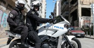 Επιχείρηση της ΕΛ.ΑΣ για κύκλωμα δουλεμπόρων: 12 συλλήψεις, ανάμεσά τους και ο αρχηγός - Είχαν βγάλει 4 εκατ. ευρώ