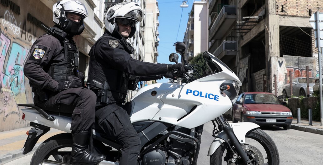 Επιχείρηση της ΕΛ.ΑΣ για κύκλωμα δουλεμπόρων: 12 συλλήψεις, ανάμεσά τους και ο αρχηγός - Είχαν βγάλει 4 εκατ. ευρώ