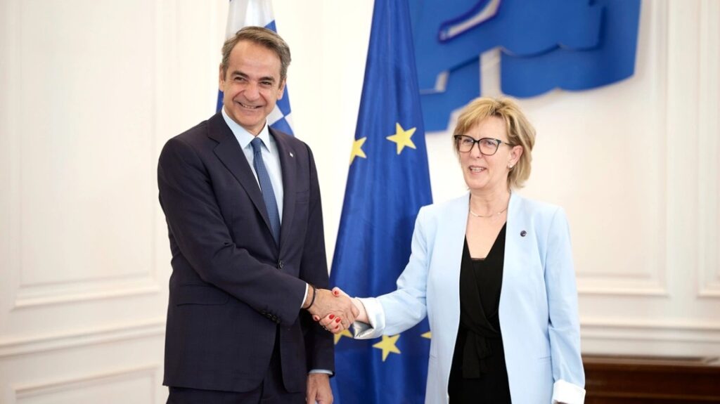 Κυριάκος Μητσοτάκης: Συνάντηση με την Επίτροπο Χρηματοοικονομικών Υπηρεσιών της ΕΕ