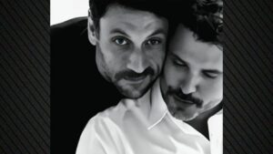 Γιώργος Χρυσοστόμου και Μιχάλης Λεβεντογιάννης συναντήθηκαν στα backstage φωτογράφισης - Δείτε βίντεο