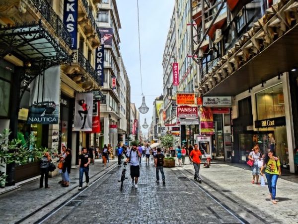 Λιανεμπόριο: Οριακή άνοδος στο α’ τρίμηνο 2025 – Πίεση στις μικρομεσαίες επιχειρήσεις