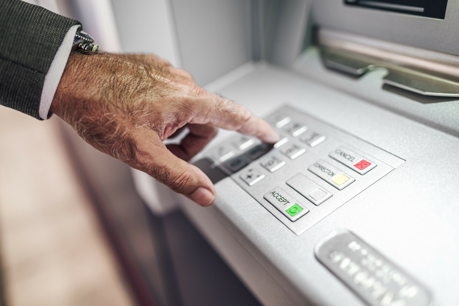 Μέση σύνταξη ιδιωτικού τομέα 765,98 ευρώ – Νέες συντάξεις δημοσίου στα 1.216 ευρώ
