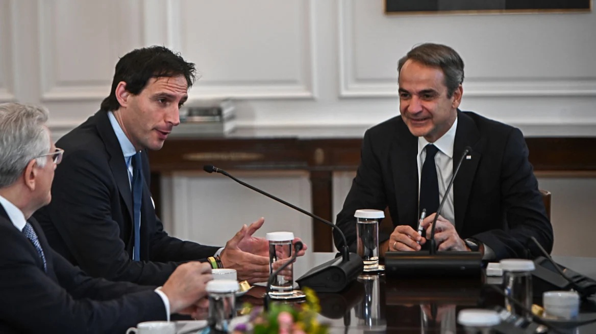 Βόπκε Χούκστρα σε Κυριάκο Μητσοτάκη: Είναι εντυπωσιακό αυτό που έχετε κάνει στην οικονομία