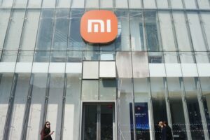 Άλμα εσόδων για τη Xiaomi: $15,5 δισ. το α’ τρίμηνο με ώθηση από smartphones και EVs