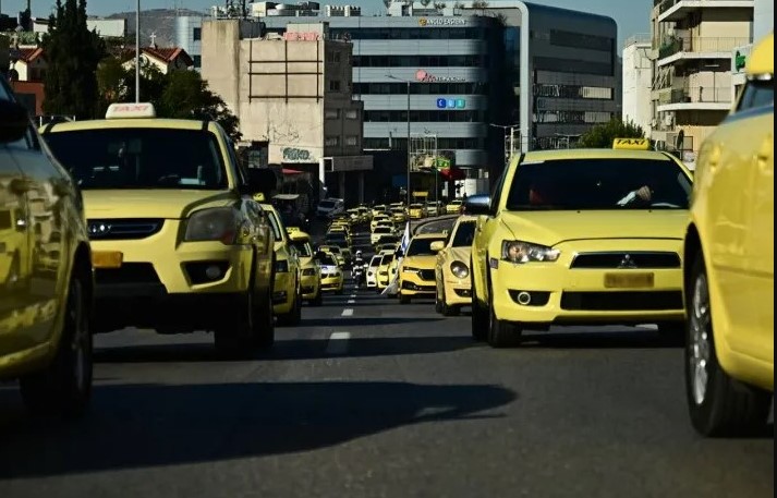 Χωρίς ταξί σήμερα και αύριο η Αττική - Ενισχύονται τα δρομολόγια λεωφορείων και μετρό για αεροδρόμιο