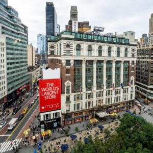 Η Macy’s αναθεωρεί πτωτικά τις προβλέψεις κερδών εν μέσω αβεβαιότητας και δασμών