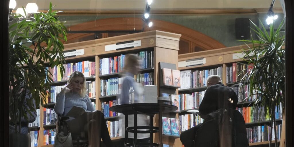 Λογοκρισία στη Ρωσία: Βιβλιοπωλεία καλούνται να καταστρέψουν συγκεκριμένα βιβλία