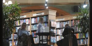 Λογοκρισία στη Ρωσία: Βιβλιοπωλεία καλούνται να καταστρέψουν συγκεκριμένα βιβλία