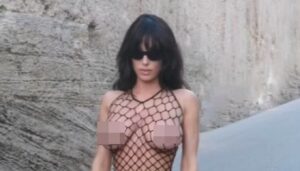 Η Μπιάνκα Σενσόρι προκαλεί – Ξανά με αποκαλυπτικό look στο Instagram