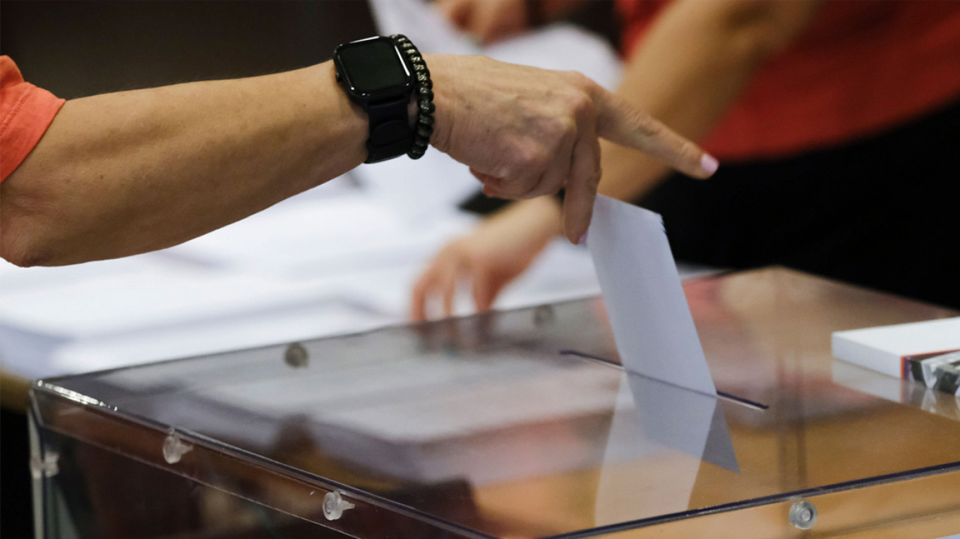 Pulse: Προβάδισμα 15,5 μονάδων για τη ΝΔ – Πάνω από 70% υπέρ της άρσης μονιμότητας