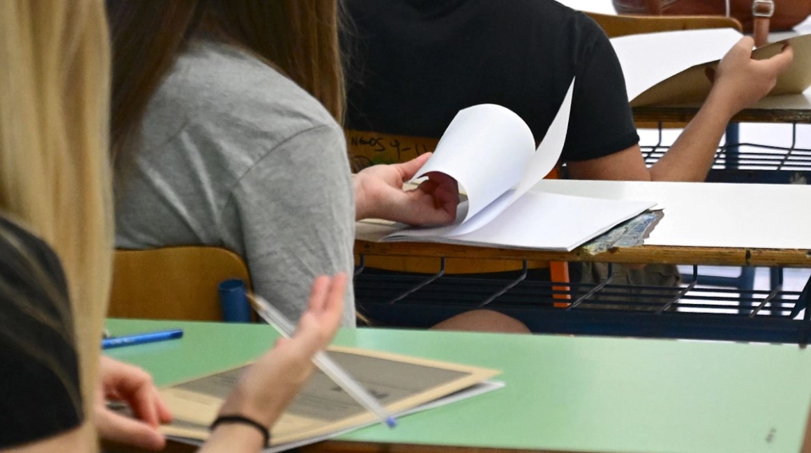 Πανελλαδικές 2025: Πρεμιέρα σήμερα με Νεοελληνική Γλώσσα - Αναλυτικά το πρόγραμμα