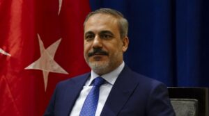 Χακάν Φιντάν: Η Μόσχα και το Κίεβο «επιθυμούν κατάπαυση του πυρός»