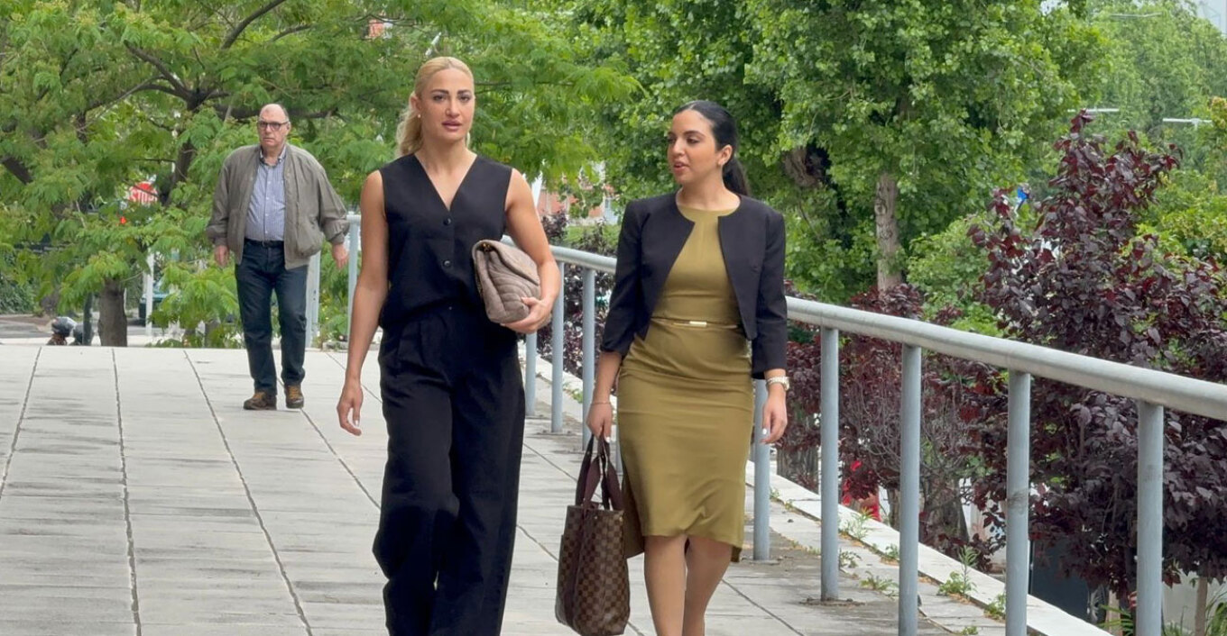 Τούνη: Αναβλήθηκε ξανά η δίκη για το revenge porn - «Ζητώ δικαίωση, θέλω να γυρίσω σελίδα στη ζωή μου»