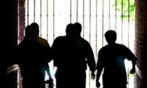 Αδίστακτη συμμορία ανηλίκων λήστευε καταστήματα με κουζινομάχαιρα και πιστόλια ρέπλικες