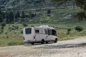 Λεπτοκαρυά: Πρόστιμο 95.000 ευρώ σε Σέρβους που τοποθέτησαν στα οικόπεδά τους τροχόσπιτα