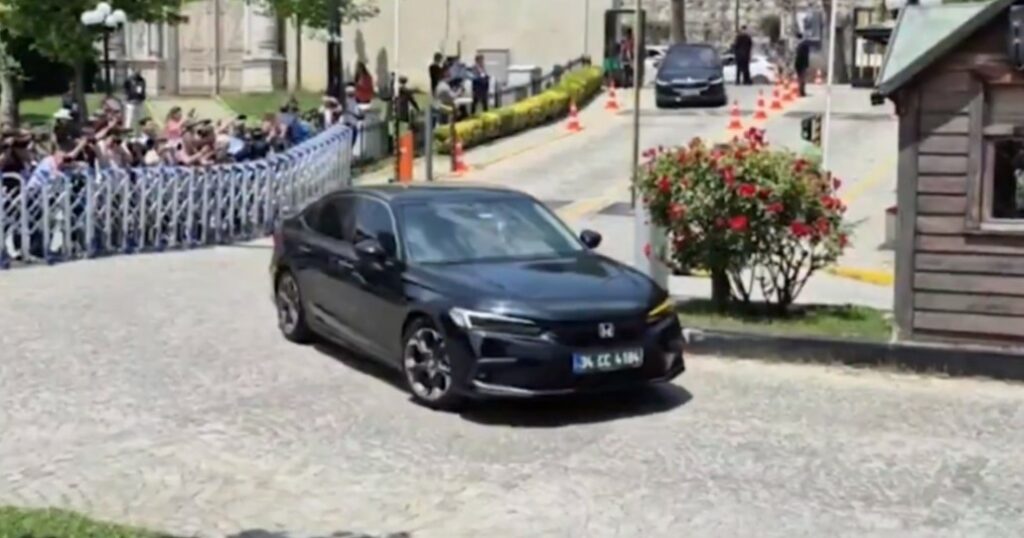 Πόλεμος στην Ουκρανία: Στο ανάκτορο Τσιραγκάν στην Κωνσταντινούπολη έφτασαν οι αντιπροσωπείες Ουκρανών και Ρώσων