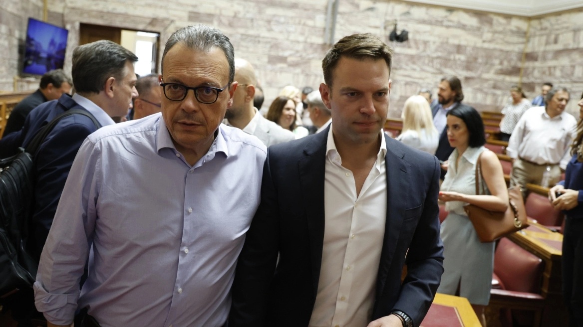 Δεν πάνε με ΣΥΡΙΖΑ για τα Τέμπη οι βουλευτές του Κασσελάκη - Στηρίζουν την πρόταση Καρυστιανού