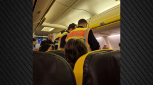 Εκσφενδονίστηκαν στο ταβάνι επιβάτες σε πτήση της Ryanair από Γερμανία προς Ιταλία