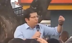 Μιγκέλ Ουρίμπε: Η στιγμή της δολοφονικής επίθεσης - Μάχη για να κρατηθεί στη ζωή